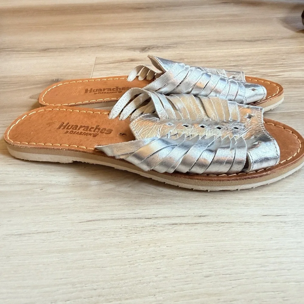 Huaraches Bearpaw Women's Leather Silver Sandals Size 9 Boho Vacation